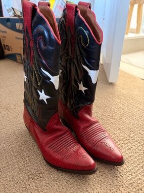 Nine West Red and Black Western Cowboy Boots with White Star Accents